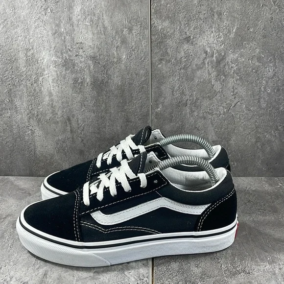 Vans Old Skool Black White Youth Size 3 Unisex - Picture 3 of 8